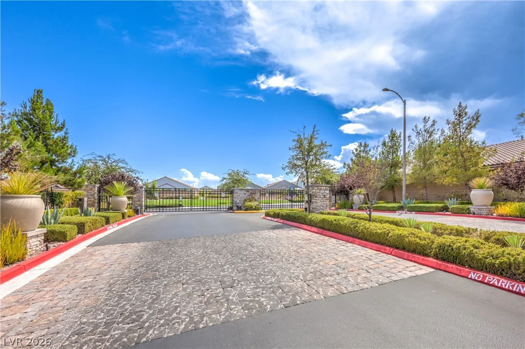9952 Pine Trail, Las Vegas, NV 89166