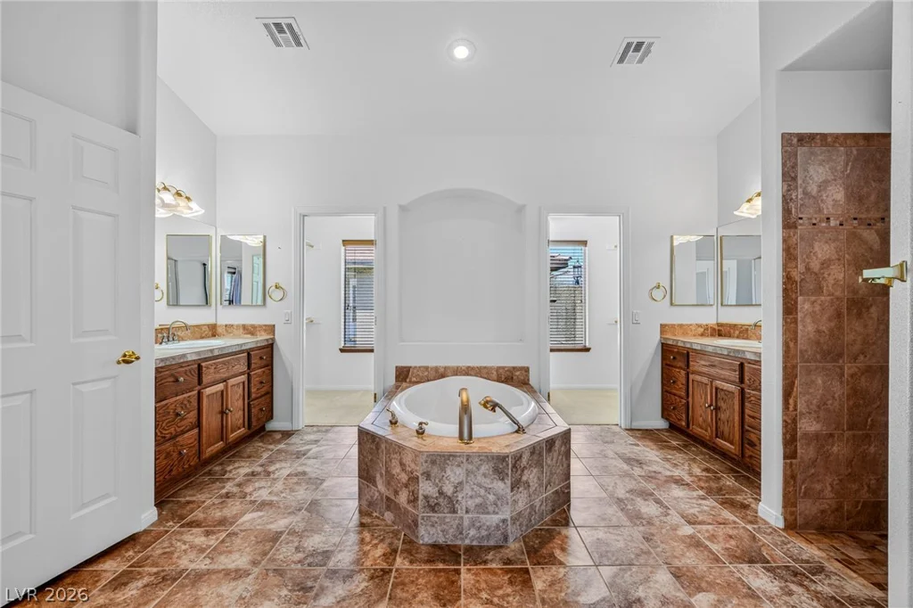 381 Kiowa, Pahrump, NV 89048