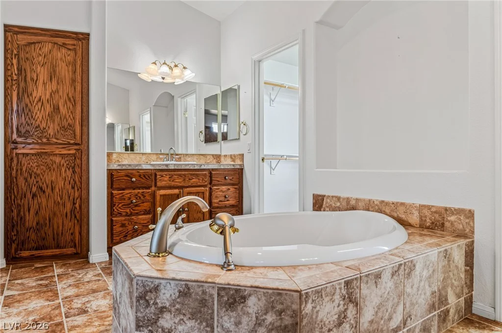 381 Kiowa, Pahrump, NV 89048