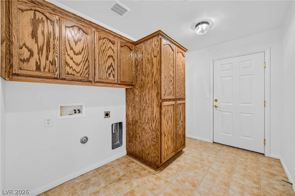 381 Kiowa, Pahrump, NV 89048
