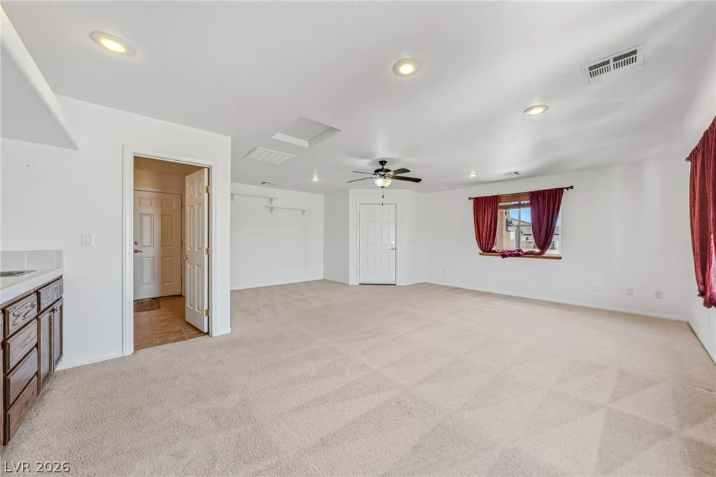 381 Kiowa, Pahrump, NV 89048