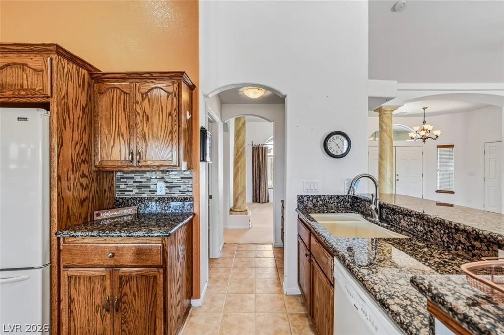 381 Kiowa, Pahrump, NV 89048