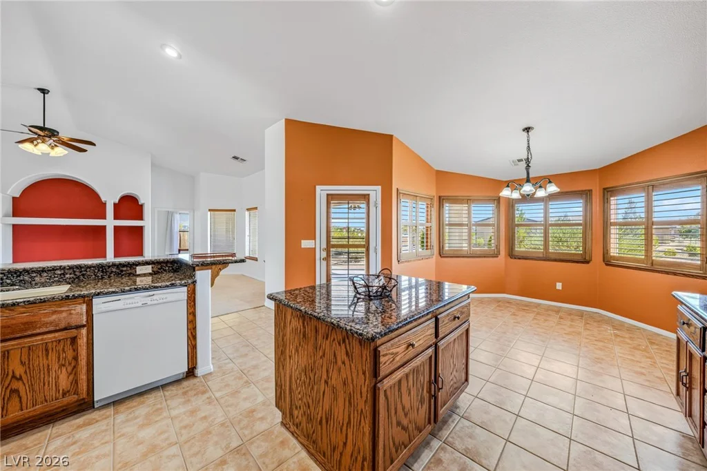 381 Kiowa, Pahrump, NV 89048
