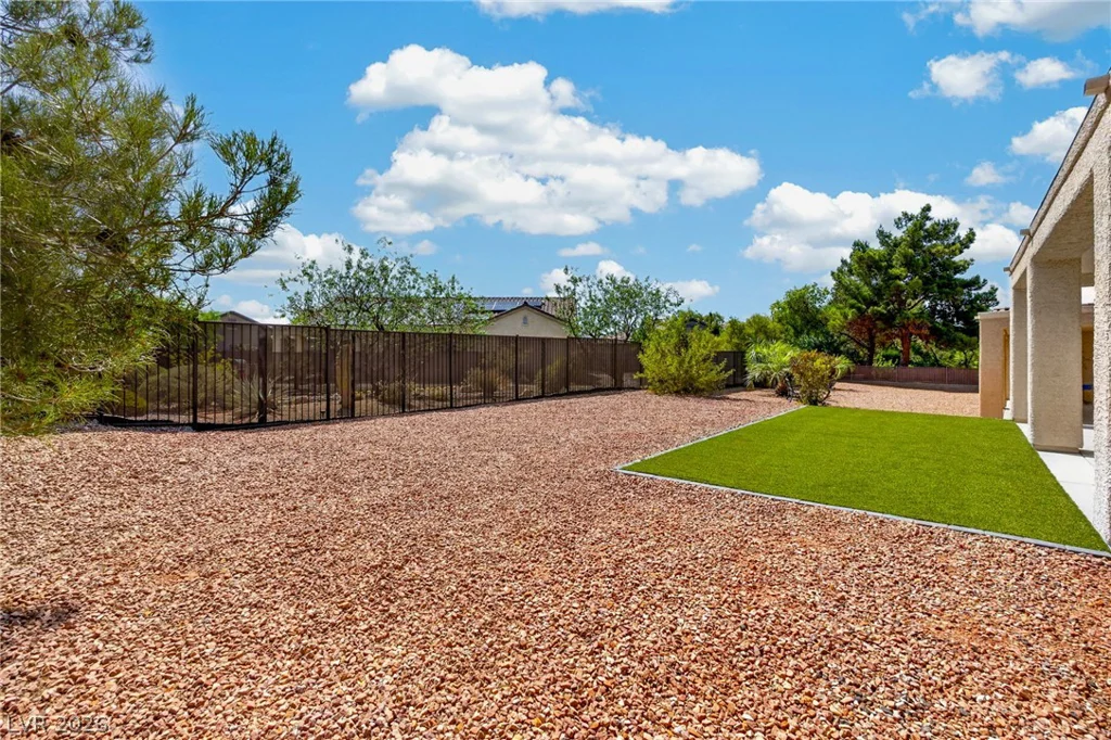 1651 Danbury Crossing, Henderson, NV 89052