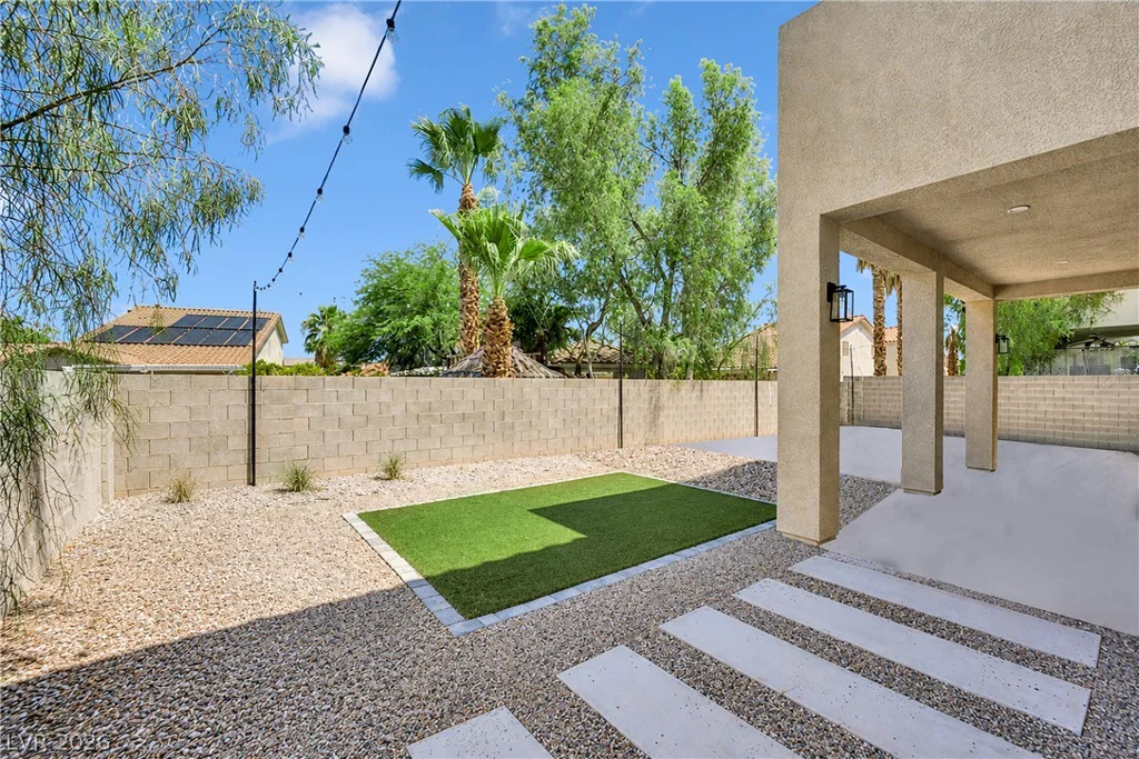 5440 Regal Peak, Las Vegas, NV 89118