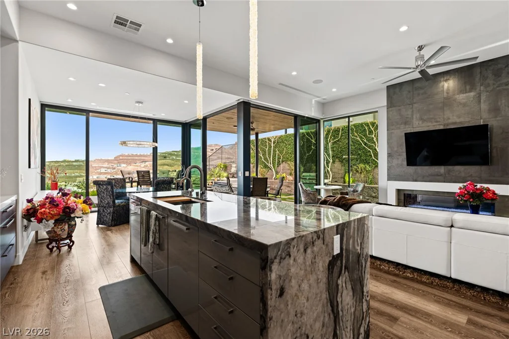 662 Falcon Summit, Henderson, NV 89012