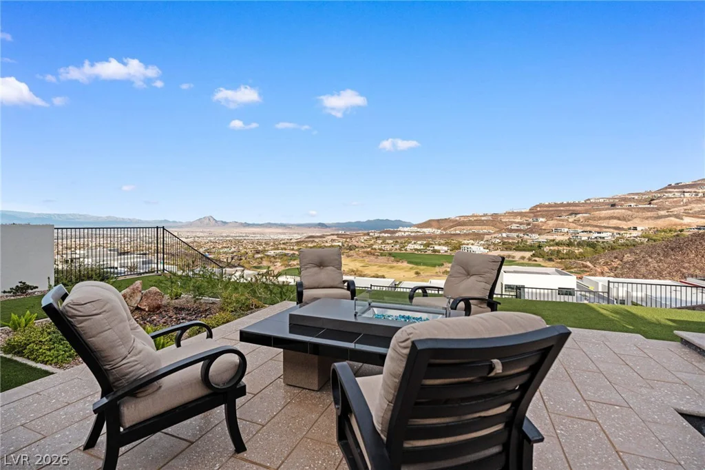 662 Falcon Summit, Henderson, NV 89012