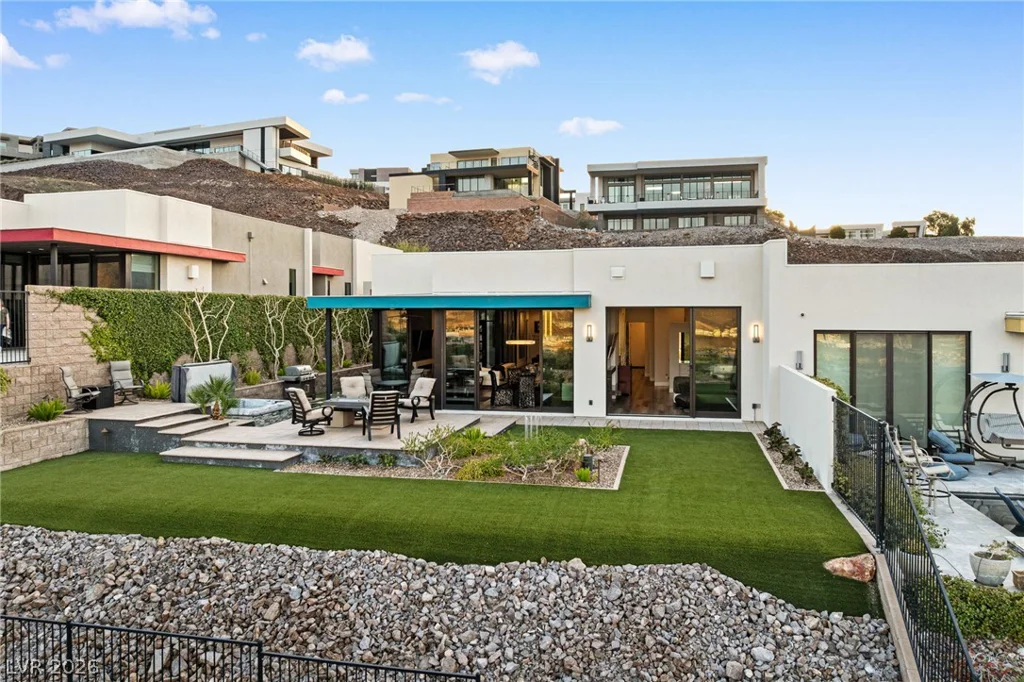 662 Falcon Summit, Henderson, NV 89012