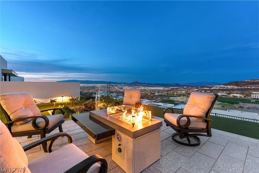662 Falcon Summit, Henderson, NV 89012