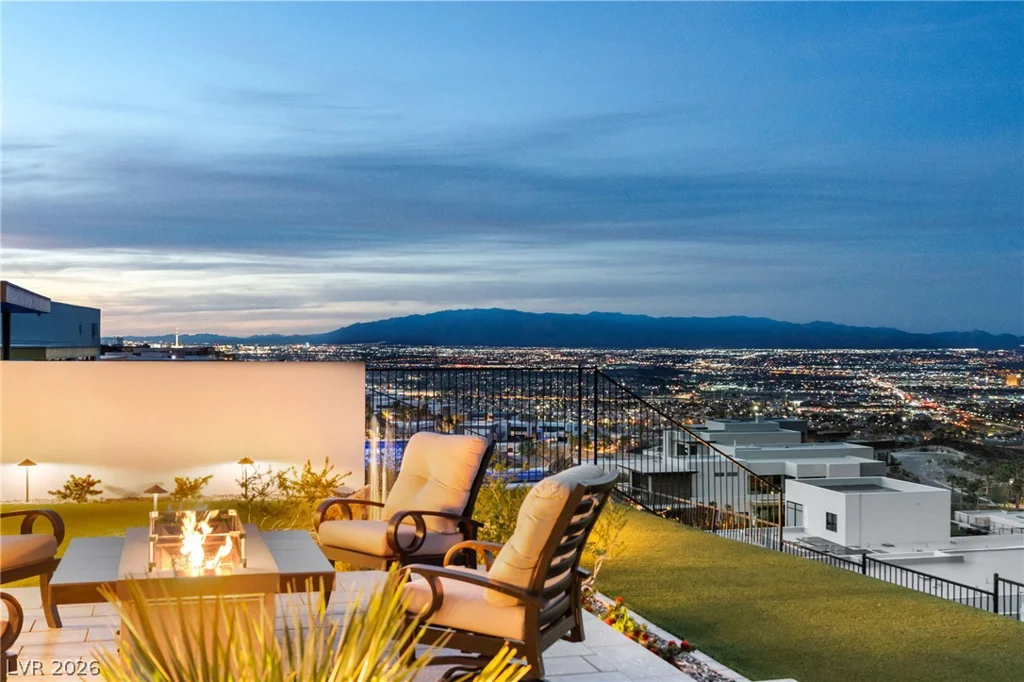 662 Falcon Summit, Henderson, NV 89012