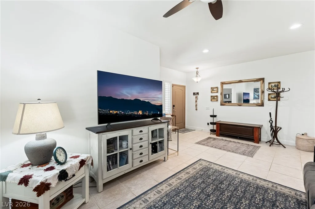 2651 Thornview, Las Vegas, NV 89135