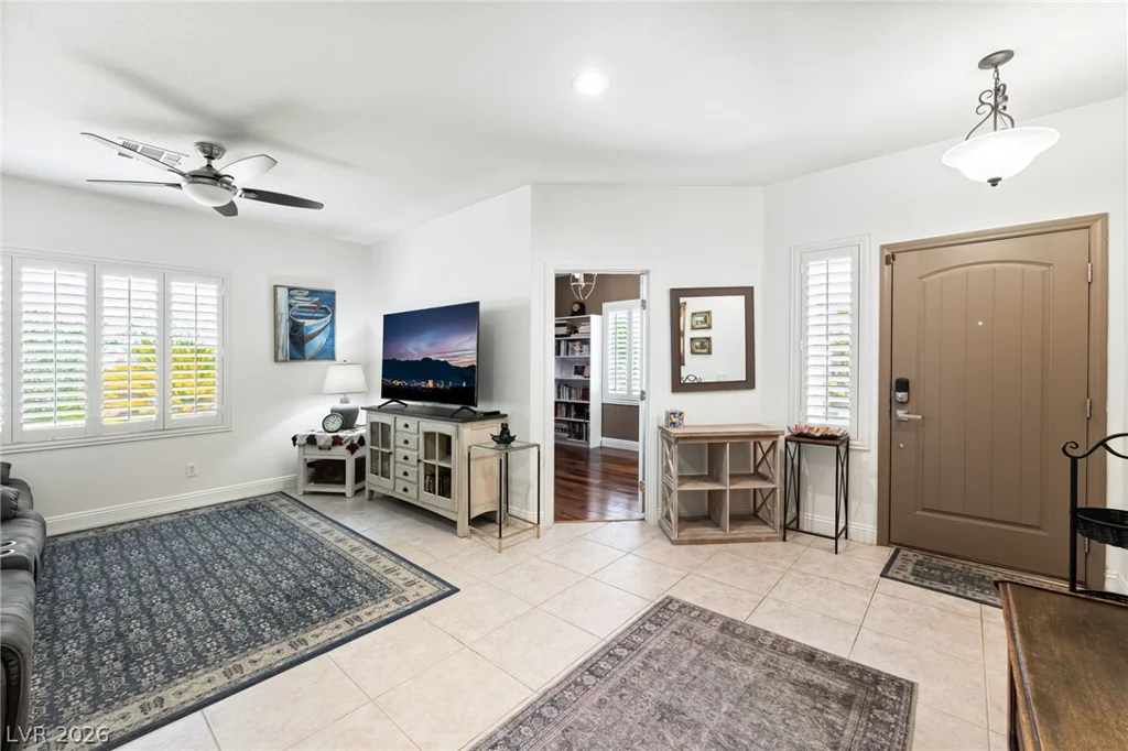 2651 Thornview, Las Vegas, NV 89135