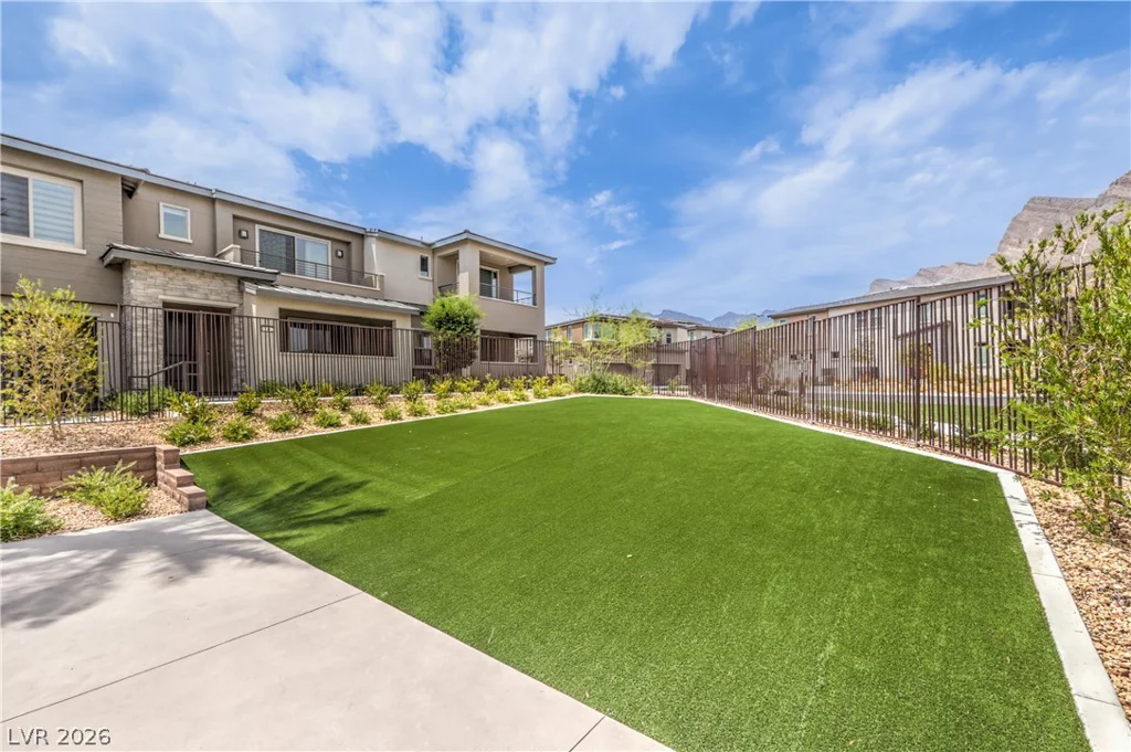 11390 Crimson Ledge, Las Vegas, NV 89138