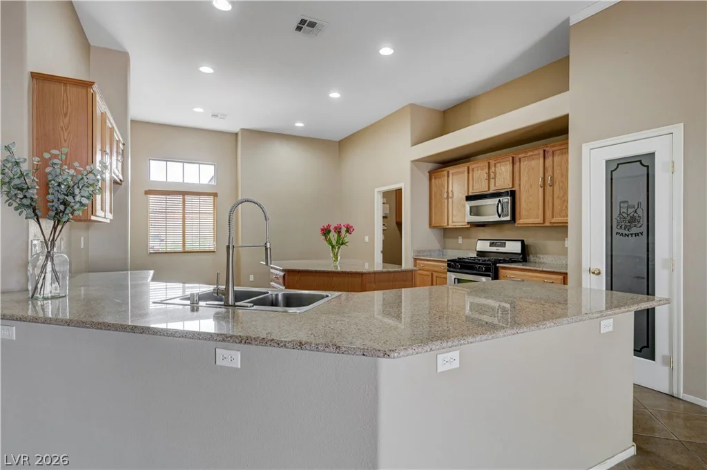 916 Kevin Baker, North Las Vegas, NV 89086