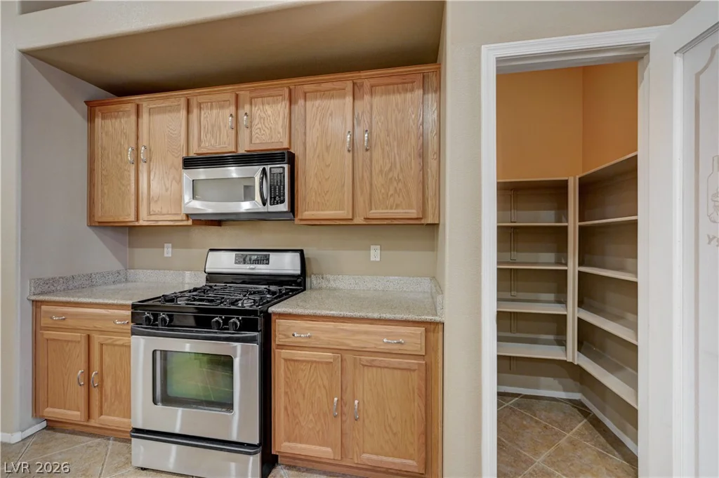 916 Kevin Baker, North Las Vegas, NV 89086
