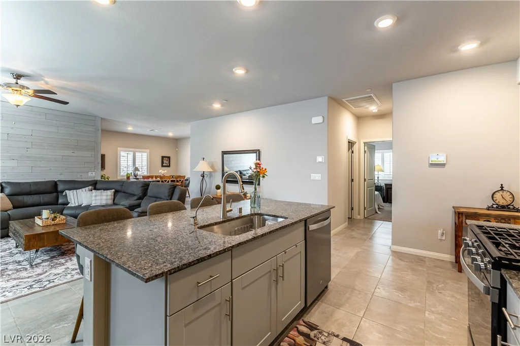 10107 Sequoia Falls, Las Vegas, NV 89149