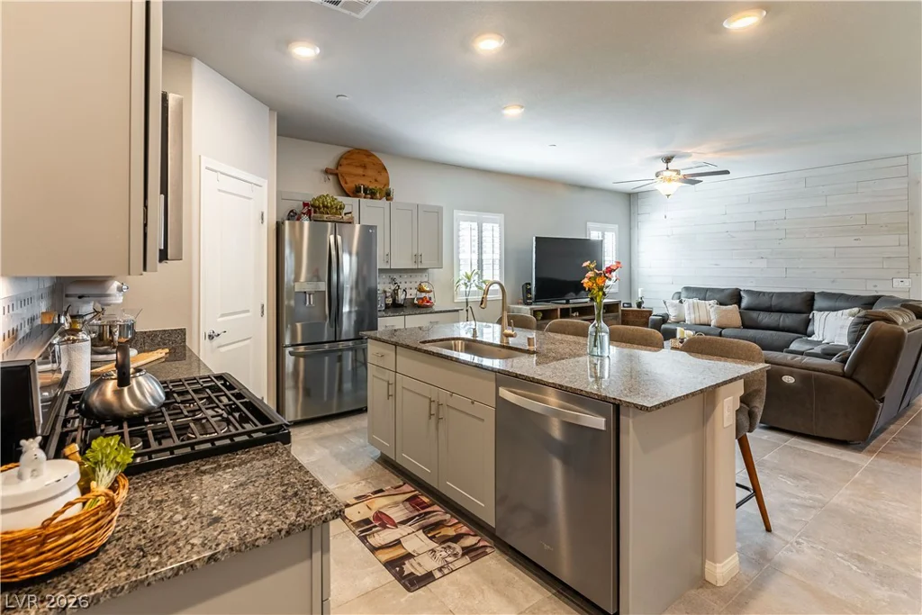 10107 Sequoia Falls, Las Vegas, NV 89149