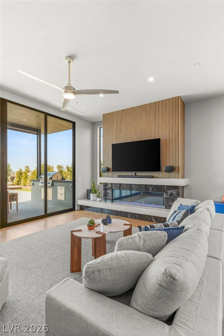 571 Overlook Rim, Henderson, NV 89012