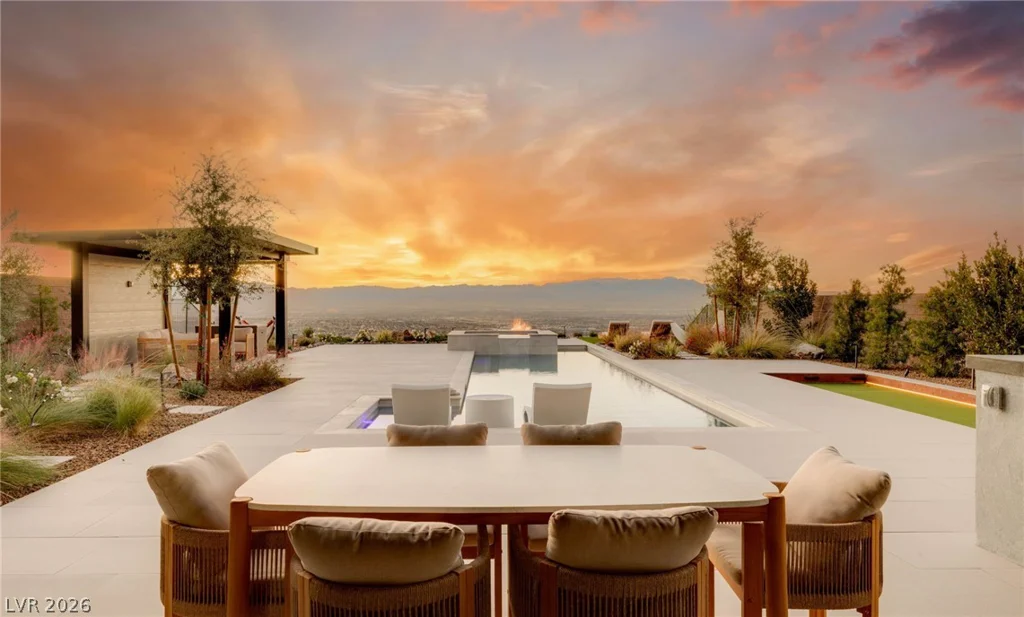 571 Overlook Rim, Henderson, NV 89012