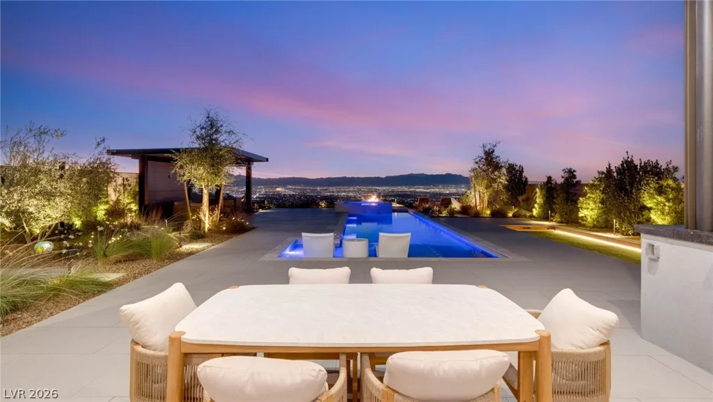 571 Overlook Rim, Henderson, NV 89012