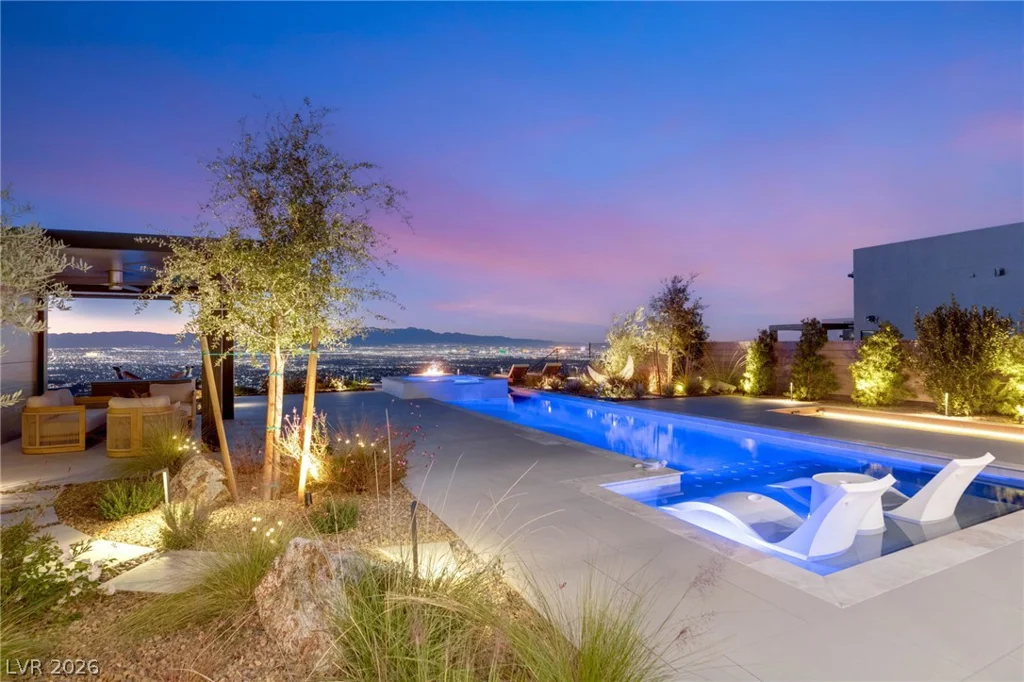 571 Overlook Rim, Henderson, NV 89012