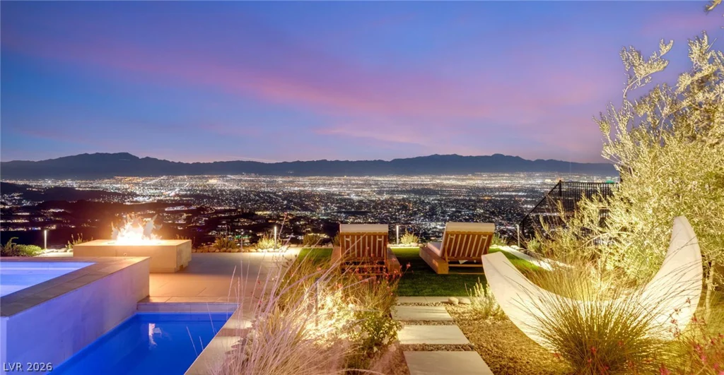571 Overlook Rim, Henderson, NV 89012