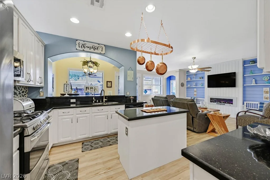1184 Hollow Reed, Henderson, NV 89011