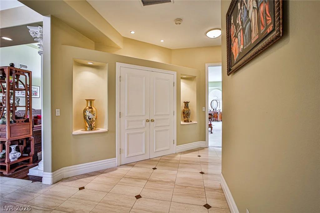 2300 Glenbrook, Las Vegas, NV 89117