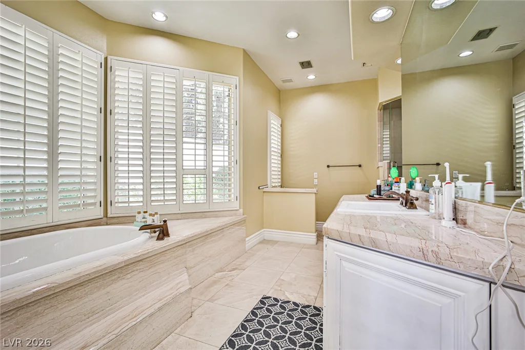 2300 Glenbrook, Las Vegas, NV 89117