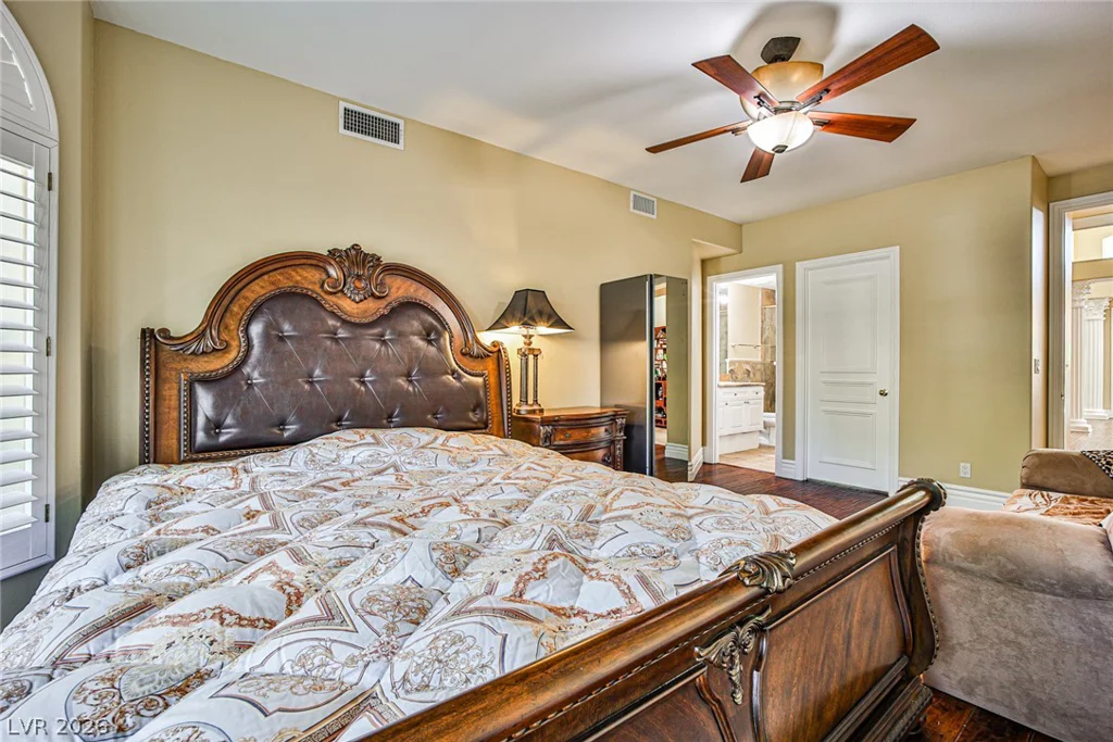 2300 Glenbrook, Las Vegas, NV 89117