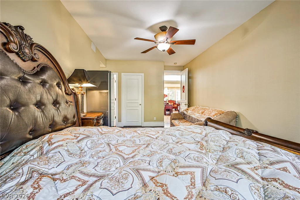 2300 Glenbrook, Las Vegas, NV 89117