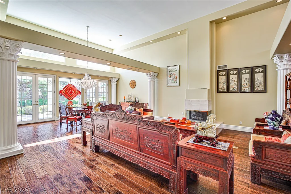 2300 Glenbrook, Las Vegas, NV 89117