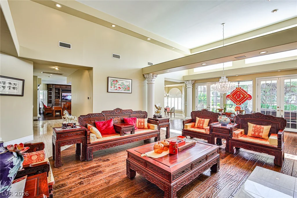 2300 Glenbrook, Las Vegas, NV 89117