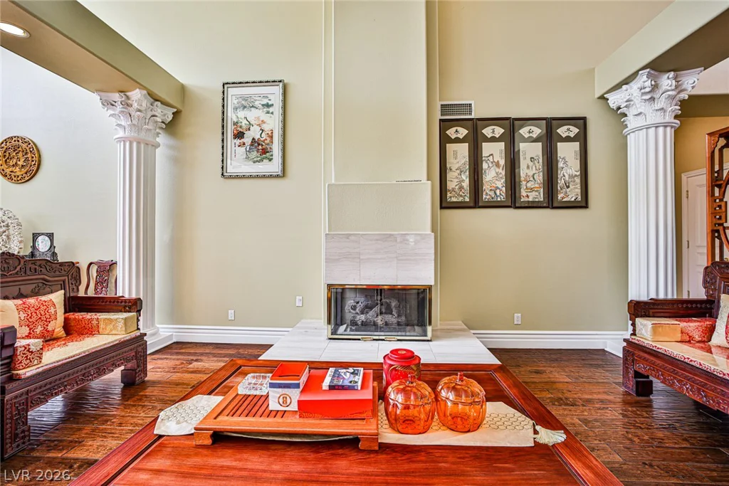 2300 Glenbrook, Las Vegas, NV 89117