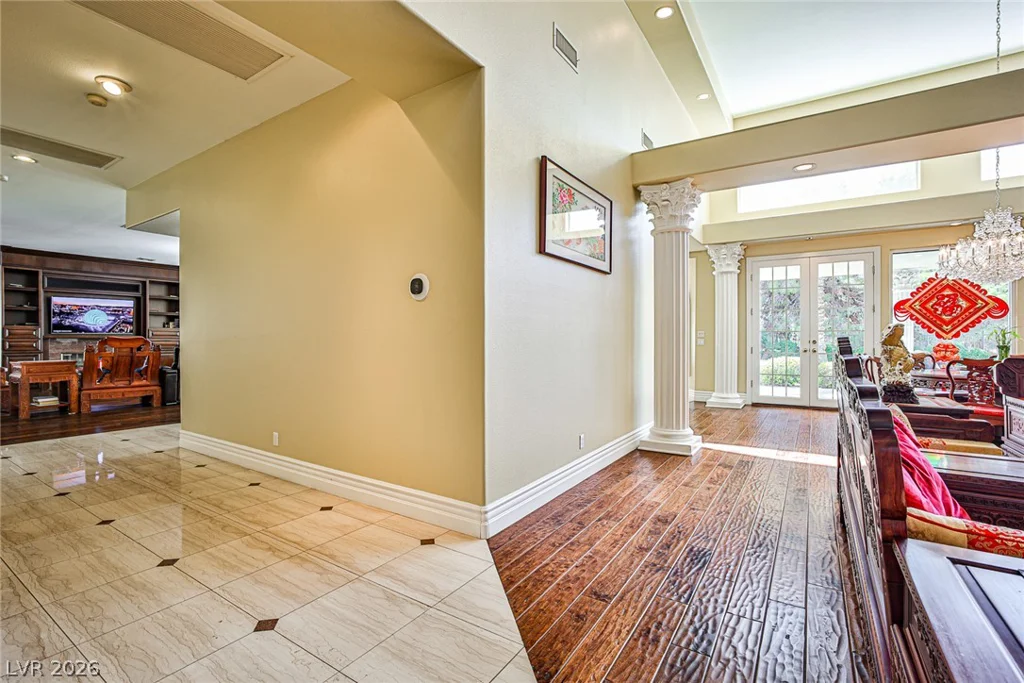 2300 Glenbrook, Las Vegas, NV 89117
