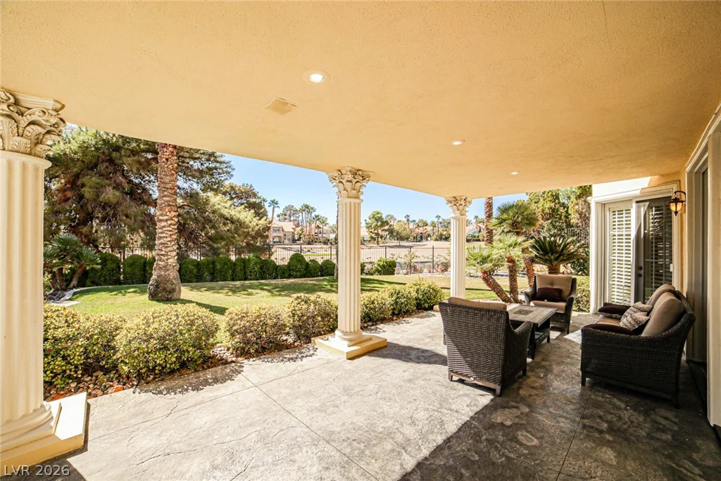 2300 Glenbrook, Las Vegas, NV 89117