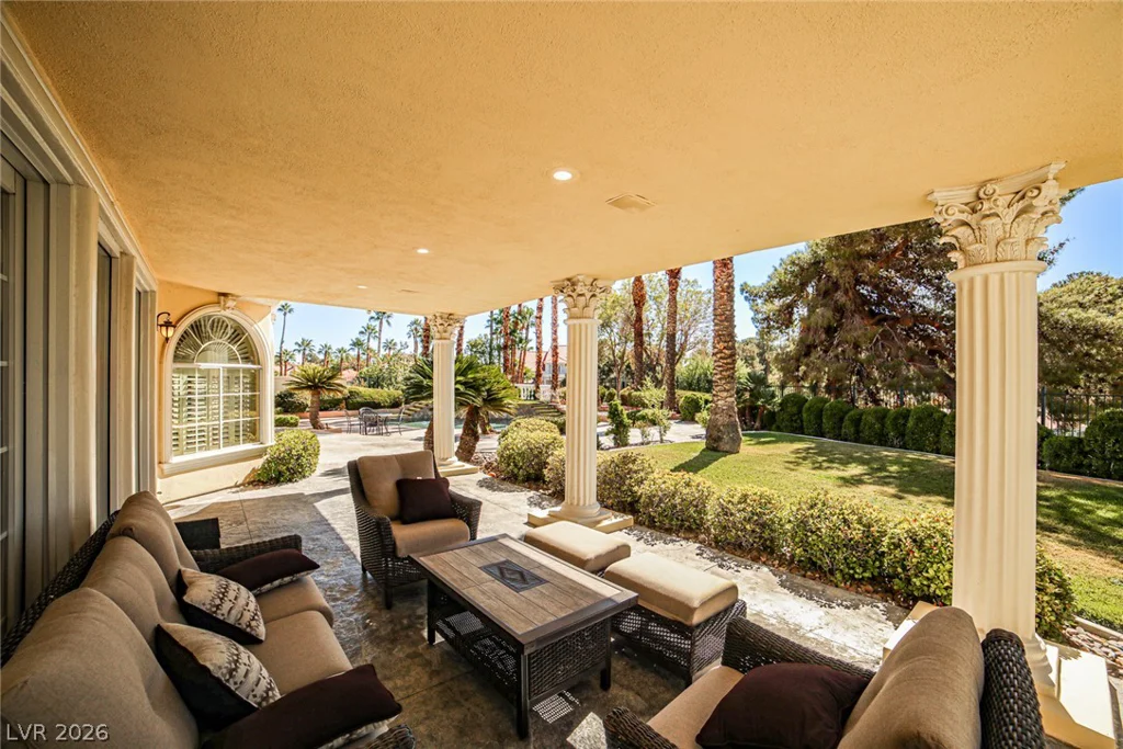 2300 Glenbrook, Las Vegas, NV 89117