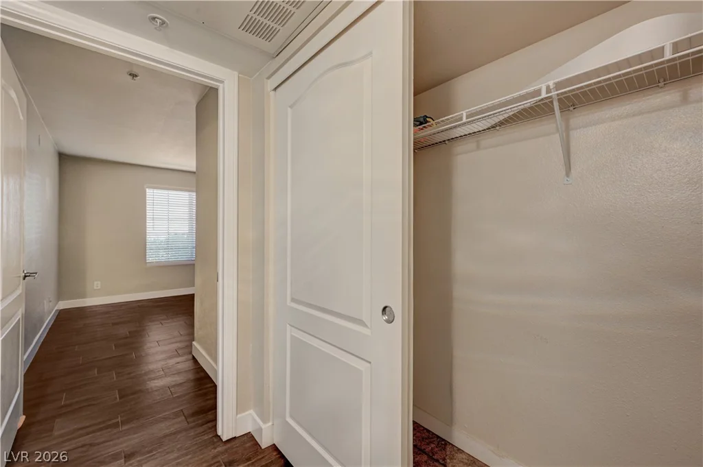2120 Sealion, Las Vegas, NV 89128