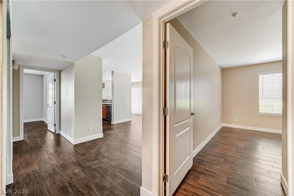 2120 Sealion, Las Vegas, NV 89128