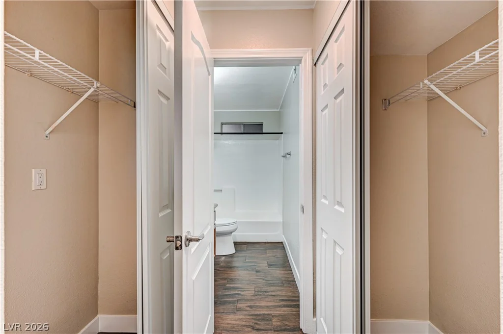2120 Sealion, Las Vegas, NV 89128