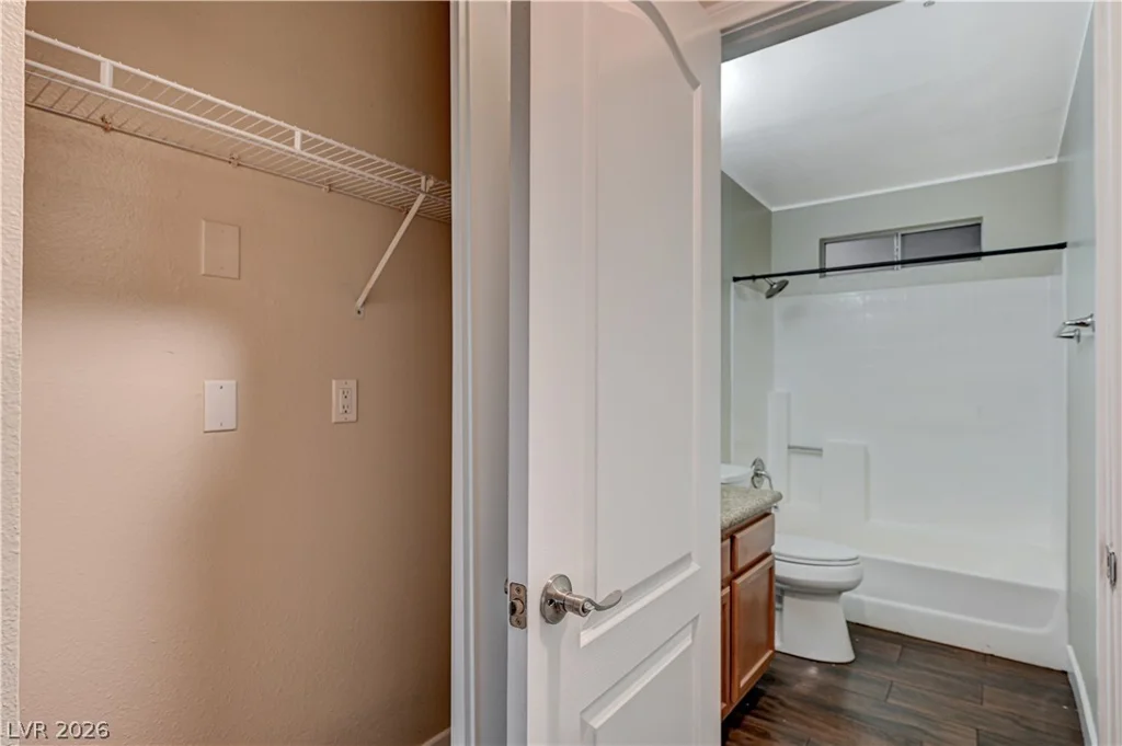 2120 Sealion, Las Vegas, NV 89128