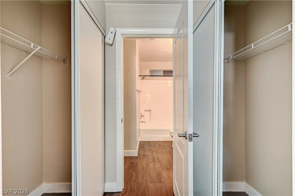 2120 Sealion, Las Vegas, NV 89128