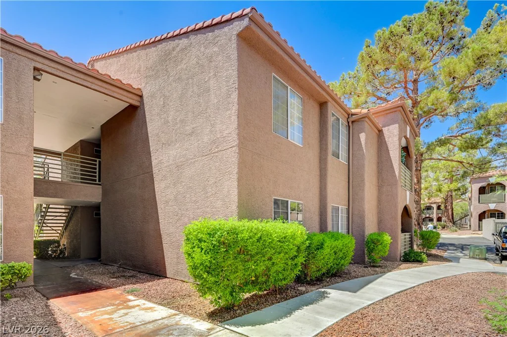 2120 Sealion, Las Vegas, NV 89128