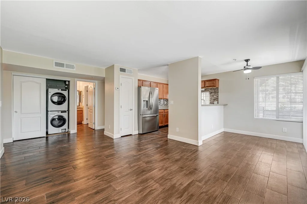 2120 Sealion, Las Vegas, NV 89128