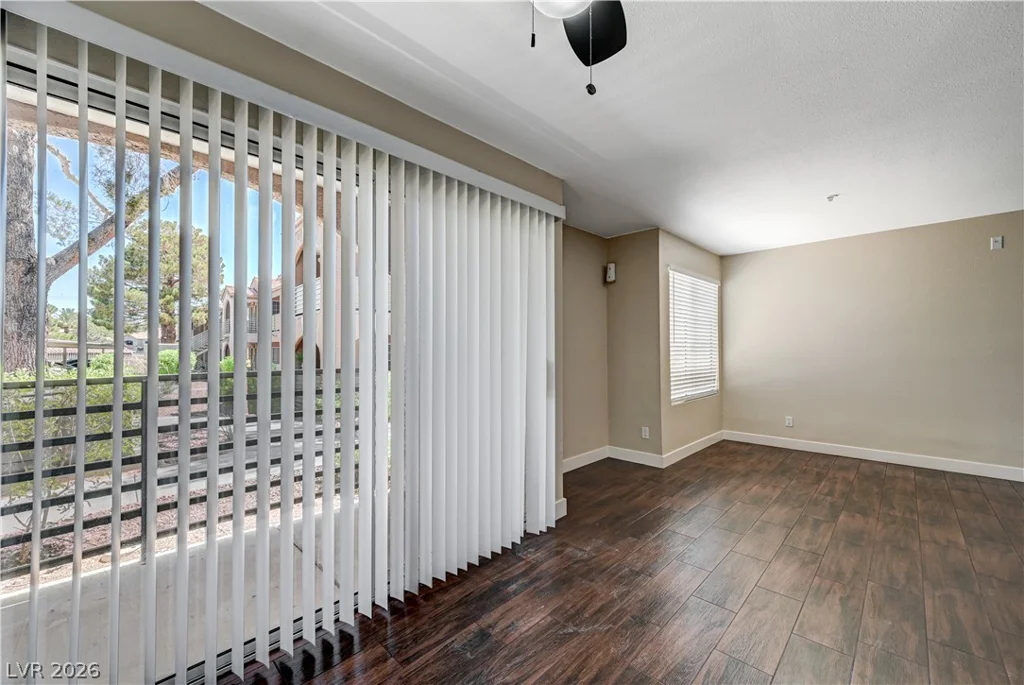 2120 Sealion, Las Vegas, NV 89128