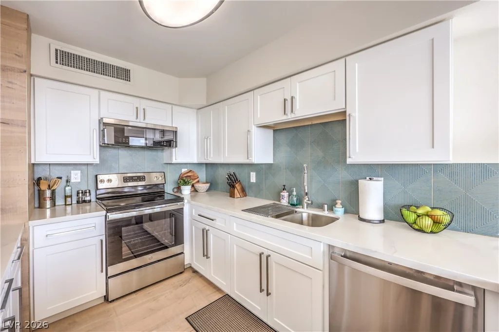 3111 Bel Air, Las Vegas, NV 89109