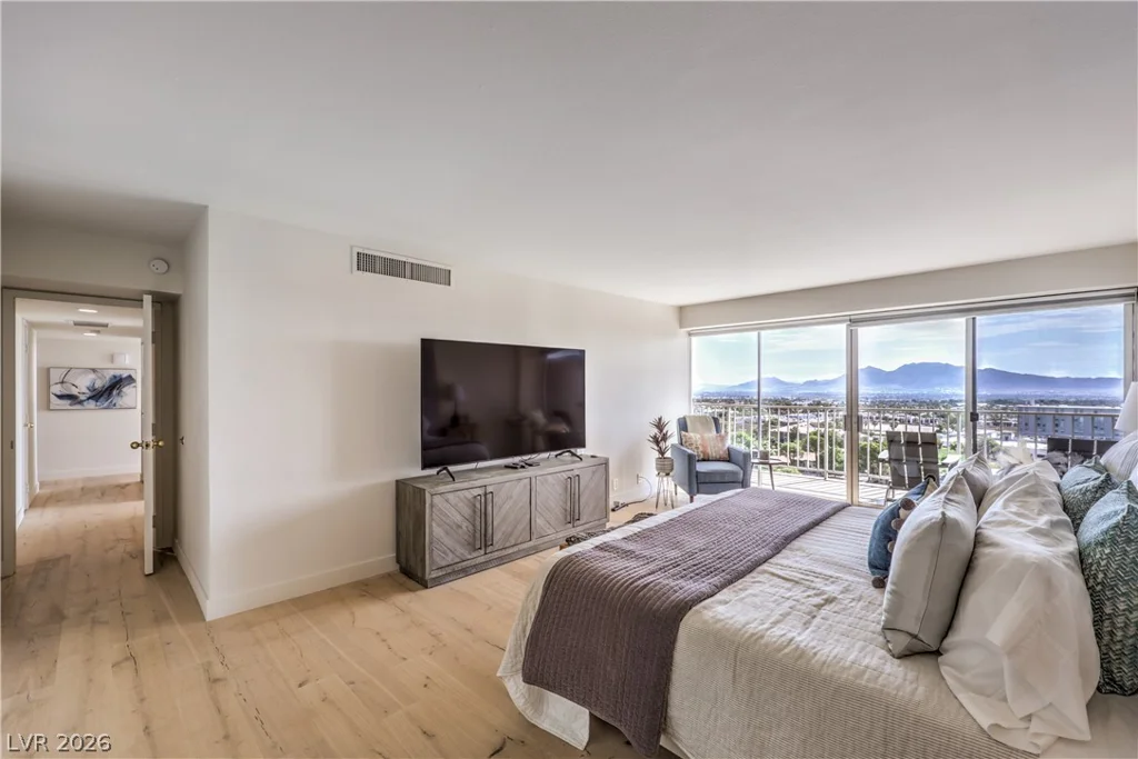 3111 Bel Air, Las Vegas, NV 89109