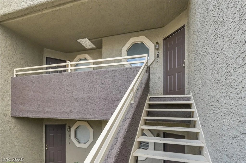5066 Rainbow, Las Vegas, NV 89118