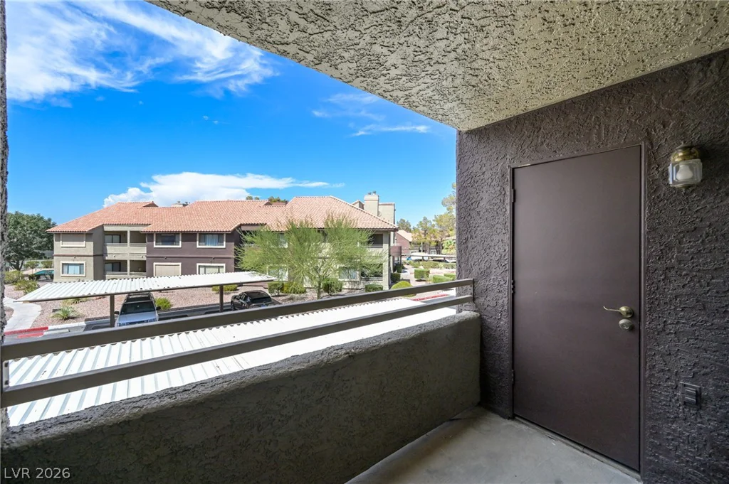 5066 Rainbow, Las Vegas, NV 89118
