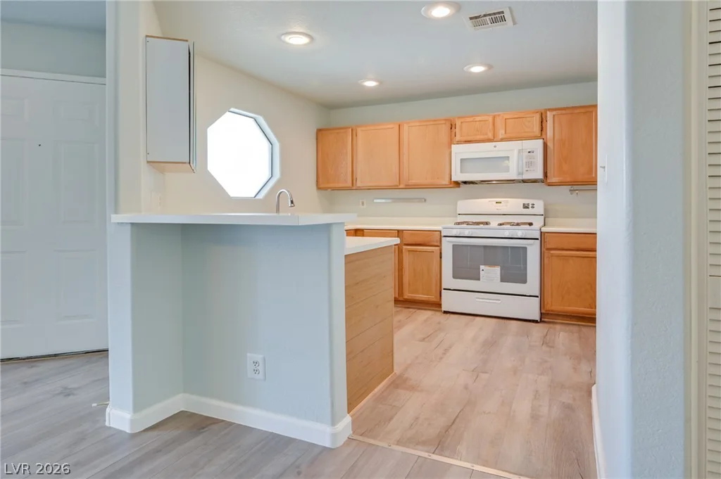 5066 Rainbow, Las Vegas, NV 89118